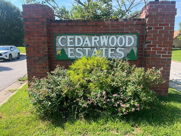 2315 Cedarwood Dr