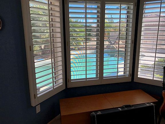 Master bedroom overlook pool