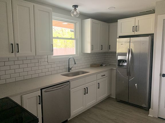 4th image of 43 Lutie St #B