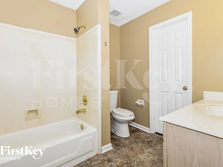 844 Tropicana Dr E — Photo 13