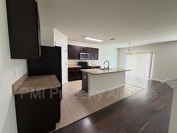 3rd image of 131 Bella Dr