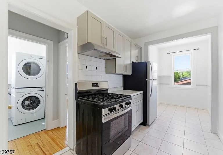 773 Kingsland Ave — Photo 4
