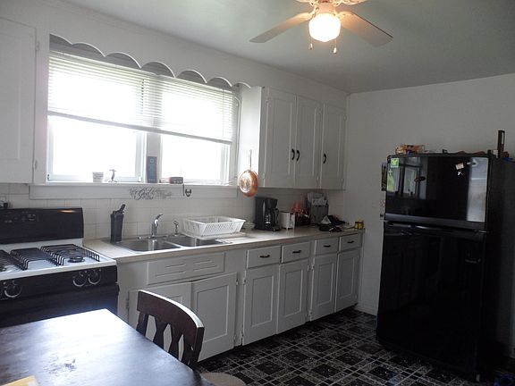 3rd image of 59 W Elm St