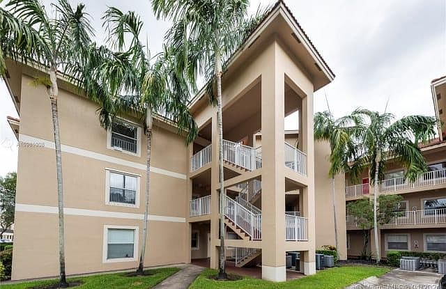 2nd image of 2941 Riverside Dr APT 102