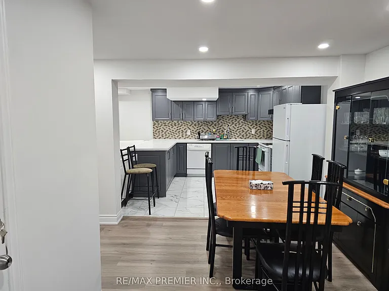 16 Vineyard Ct #B — Photo 18