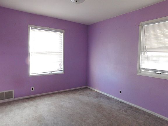 4th image of 155 S Gladstone Ave