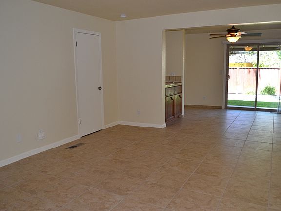 3rd image of 1655 Canna Ln