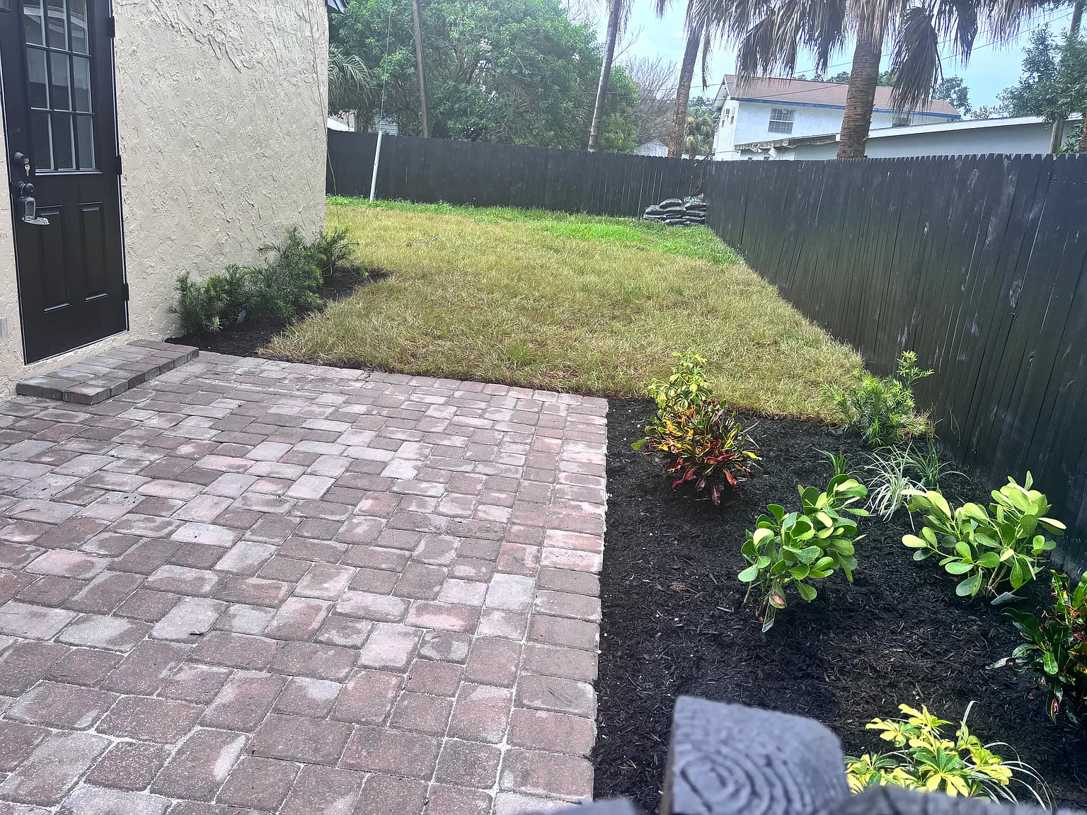 3 bed, 1176 sqft, $2,000 — Photo 3