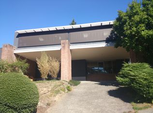 3300 43rd Ave NE, Seattle, WA 98105