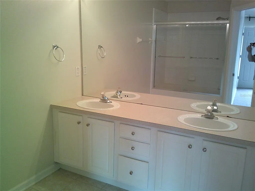 3 bed, 2.5 bath, 1682 sqft, $2,250 — Photo 4