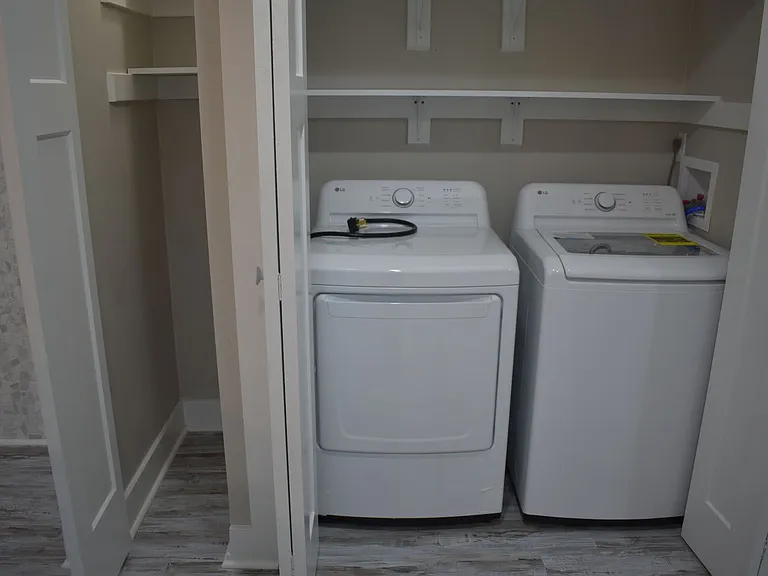 2406 N Talbott St — Photo 12