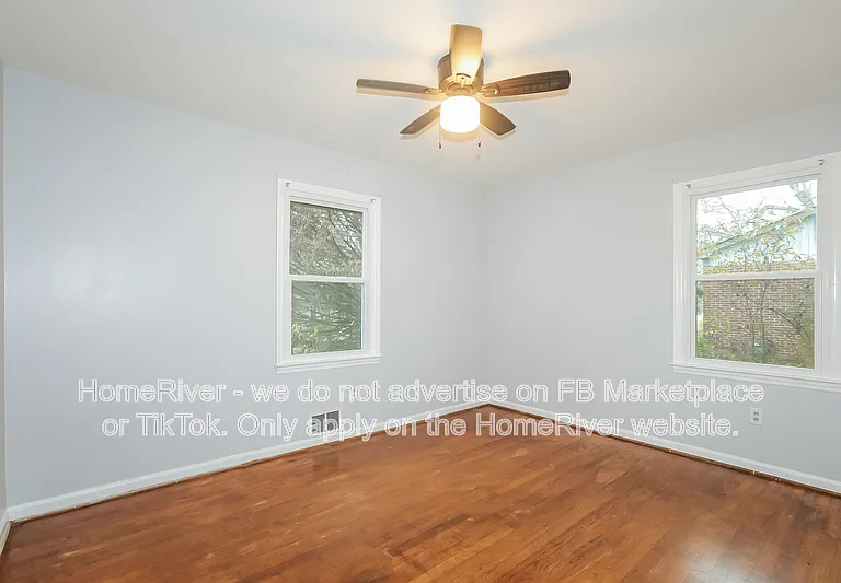 309 E Meadow Dr — Photo 8