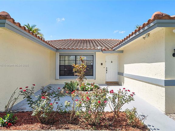 4th image of 11186 NW 21st St