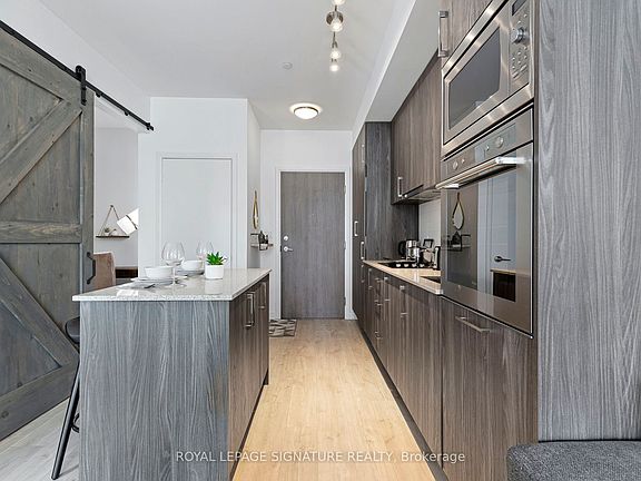 5th image of 576 Front St W #806E