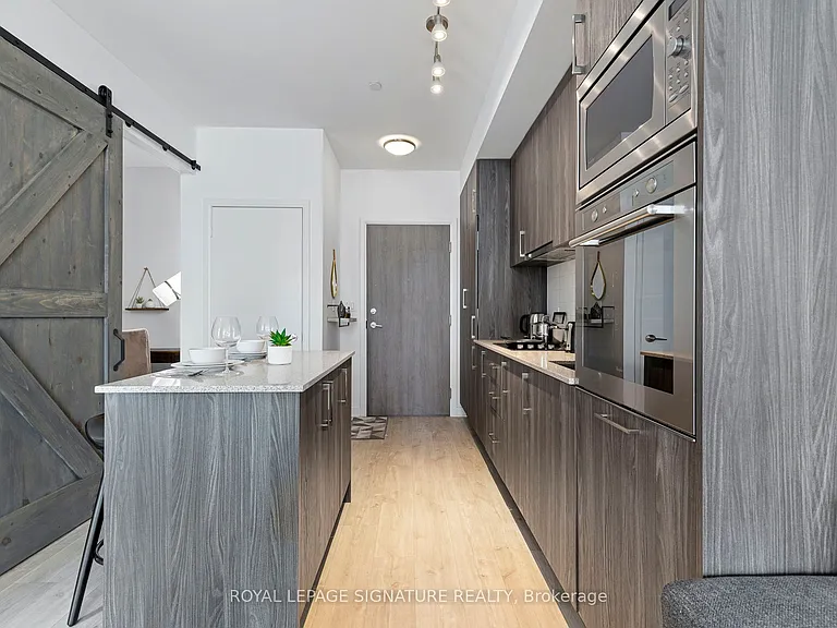 576 Front St W #806E — Photo 5