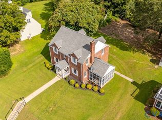 830 Buffalo St, Farmville, VA 23901