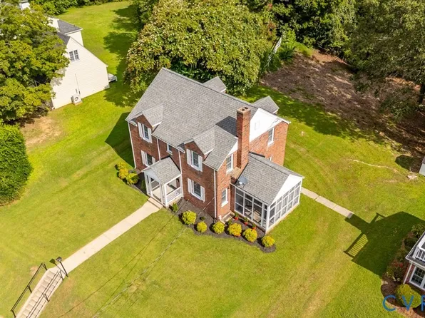830 Buffalo St, Farmville, VA 23901