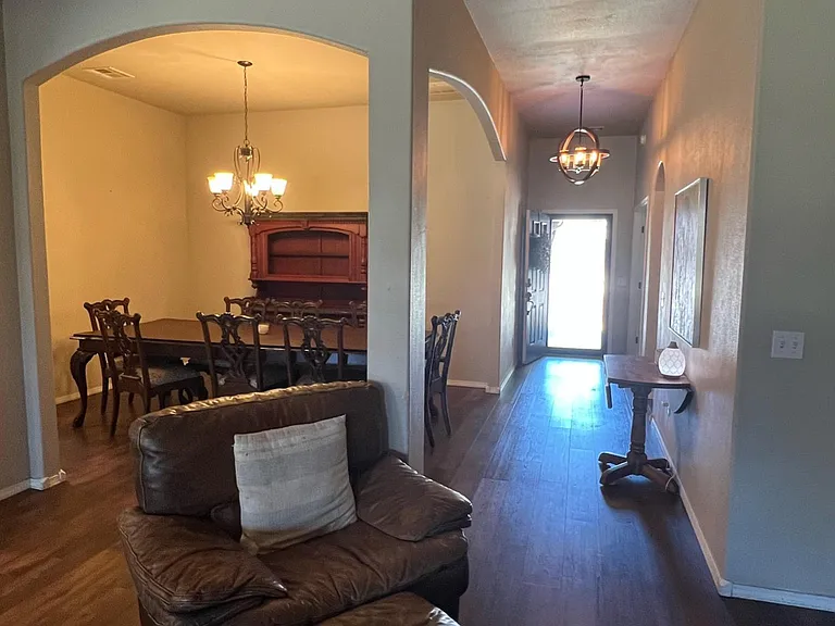 1805 E Jacksonville St — Photo 15