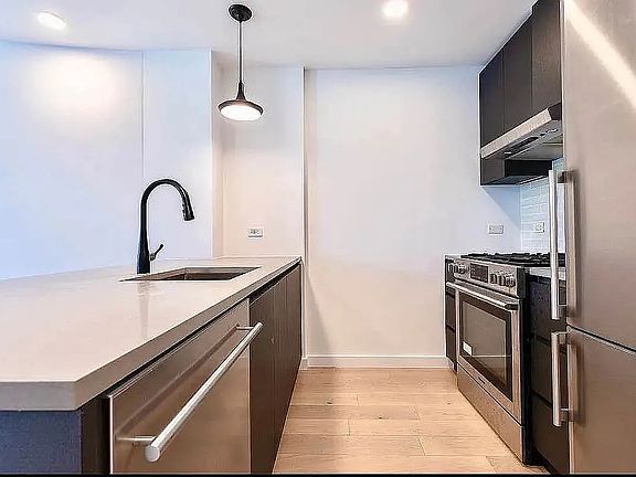 3rd image of 144-74 Northern Blvd #5J