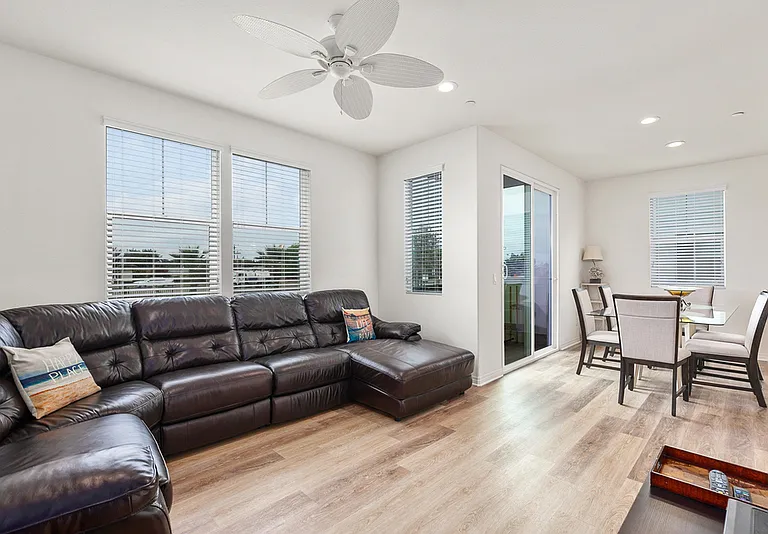 503 Lark Way — Photo 2
