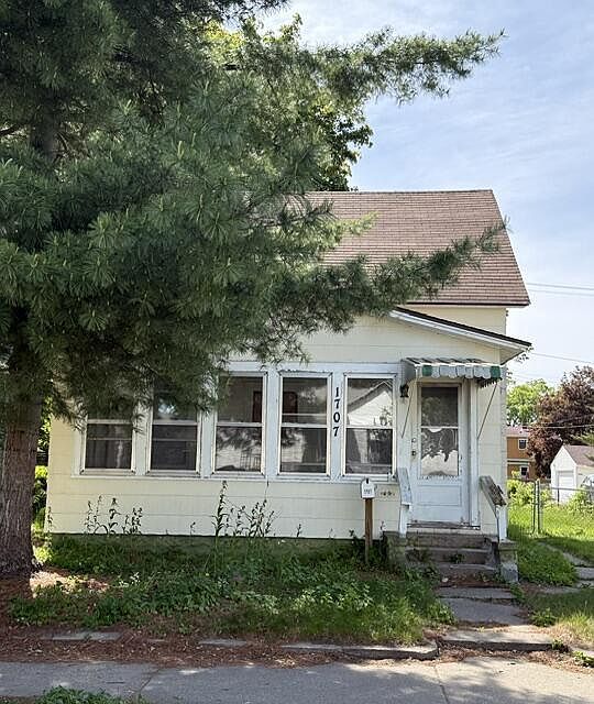 1st image of 1707 Charles STREET