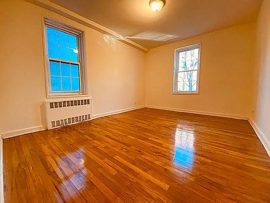 5th image of 140-21 Burden Cres APT 208