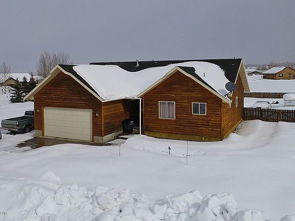 2nd image of 111 Brushwood Dr
