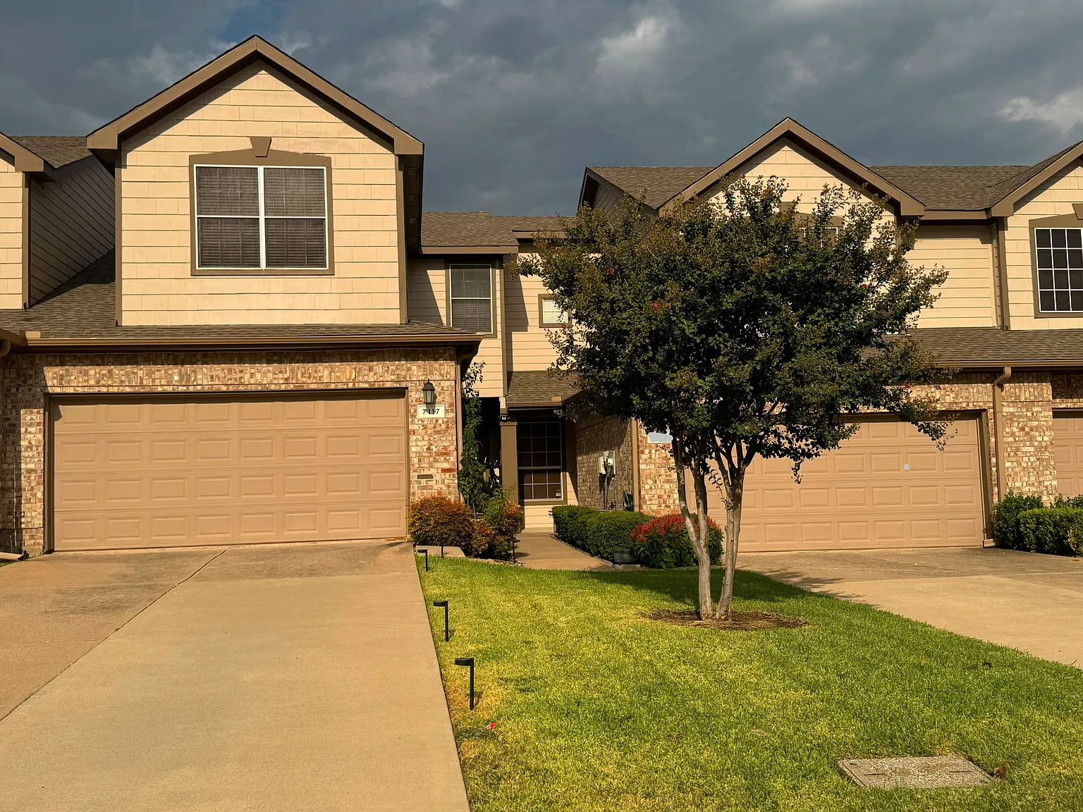 3 bed, 2.5 bath, 1600 sqft, $3,600 — Photo 4