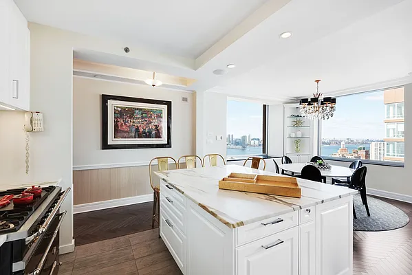 Sold by Compass | media 1