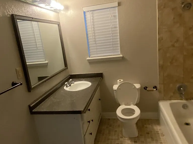 1818 W Cedar St — Photo 17