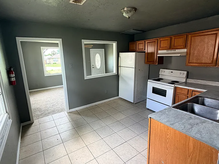 10714 Curran Rd — Photo 13