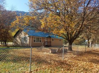 312 Country Ln, Superior, MT 59872