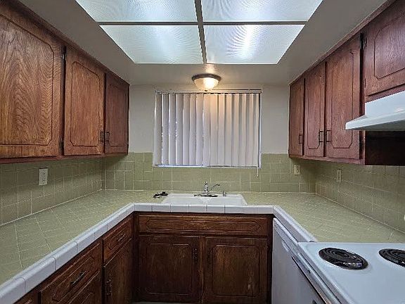 4th image of 1414 W Swift Ave APT 107