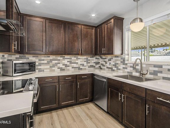 5th image of 3620 N Mohave Way