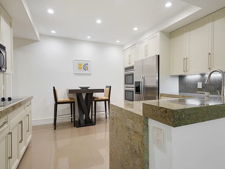 550 SE Mizner Blvd #B209 — Photo 17