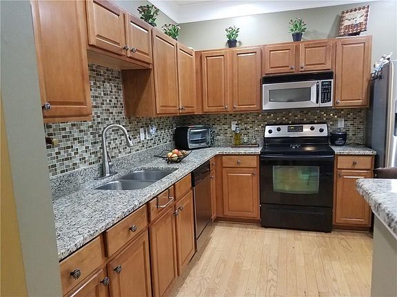 3rd image of 541 Windstone Trl
