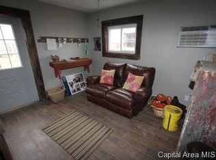 3845 Delay Rd, Pawnee, IL 62558