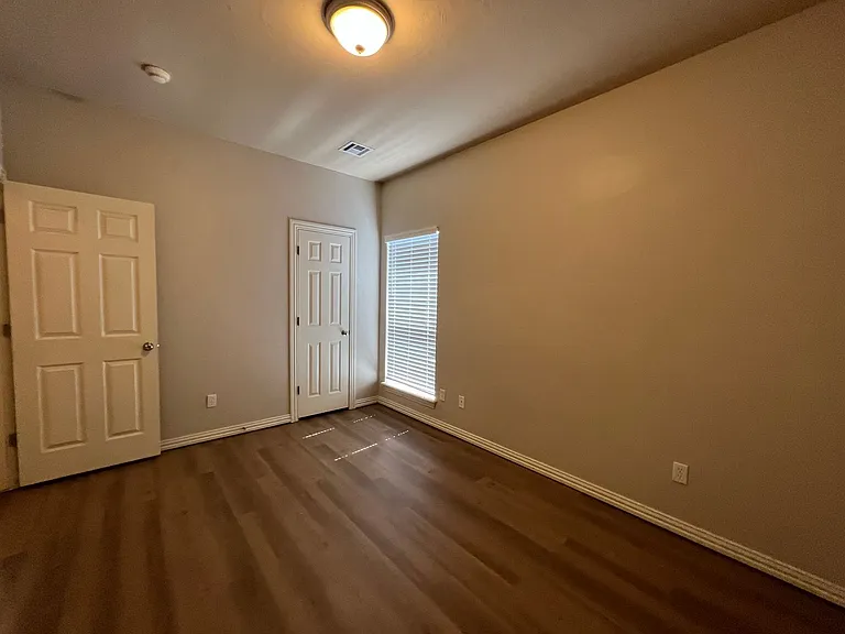 509 SW 124th Pl — Photo 10