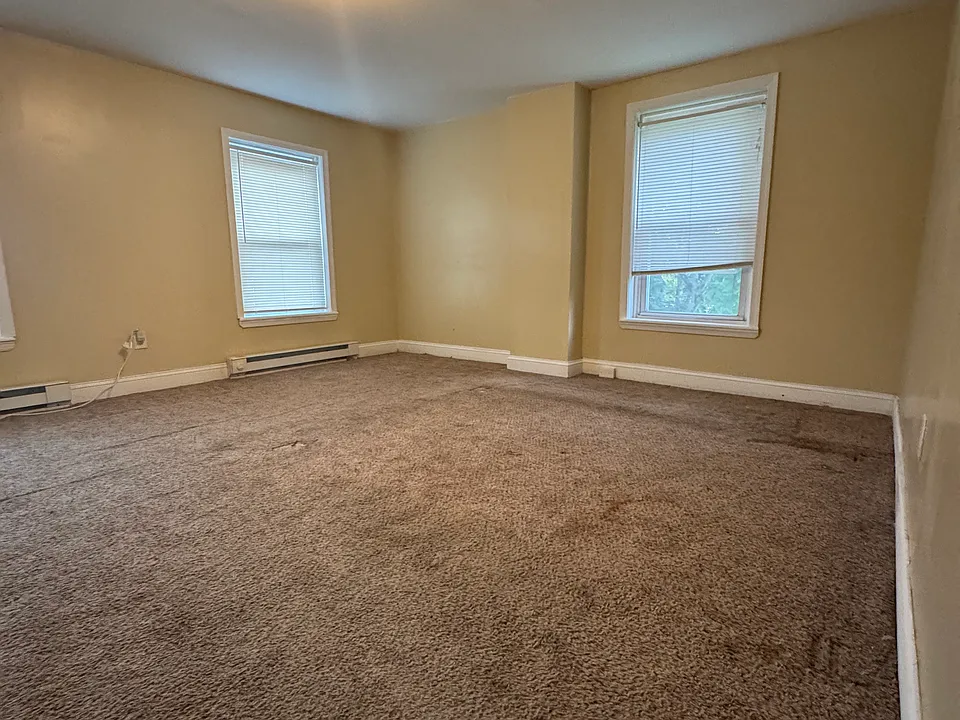 4 Creek Ave #1