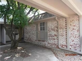7705 W 102nd St, Overland Park, KS 66212