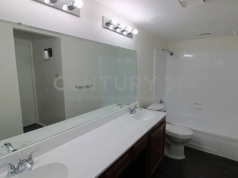 407 Pogue St — Photo 8