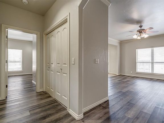4th image of 13810 Oxford Dr