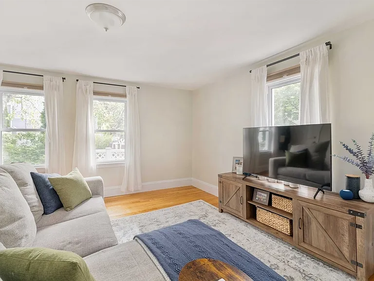 229 Hurley St #1 — Photo 3