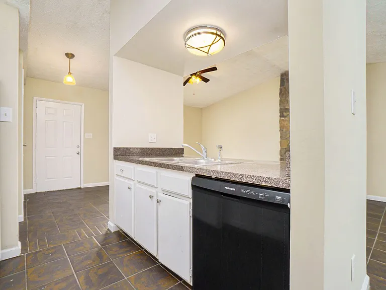 1263 Muirforest Ln — Photo 7