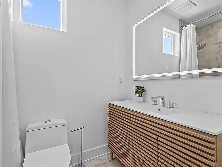 417 N Osprey Ave — Photo 9