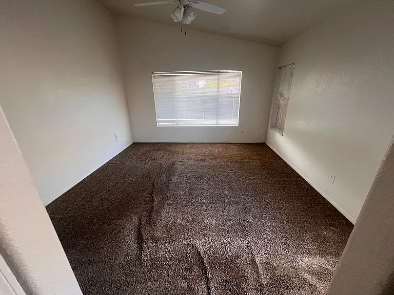 10821 W Royal Palm Rd — Photo 3