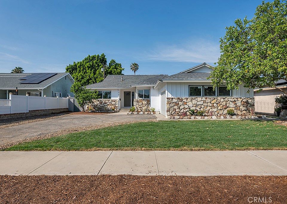 10579 Lev Ave