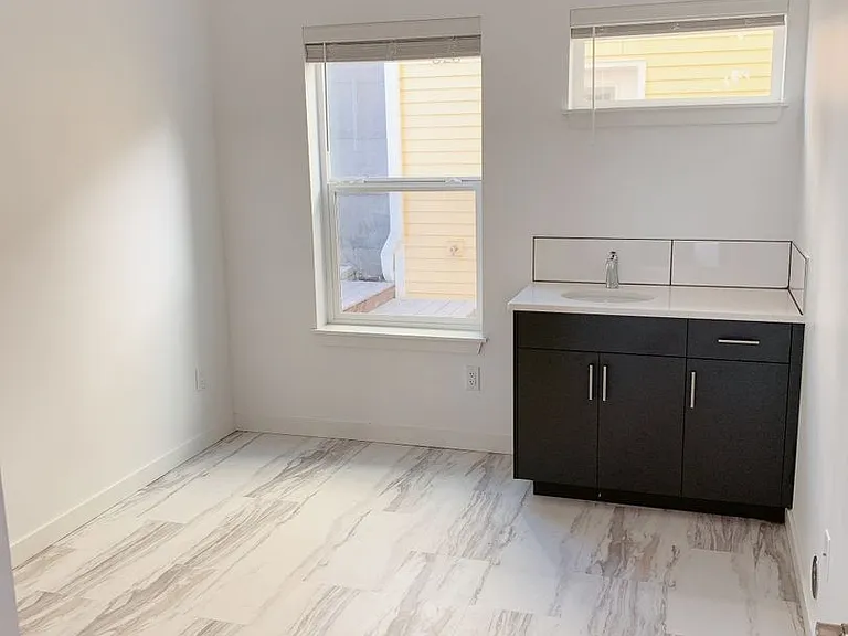 826 N Garden St — Photo 7