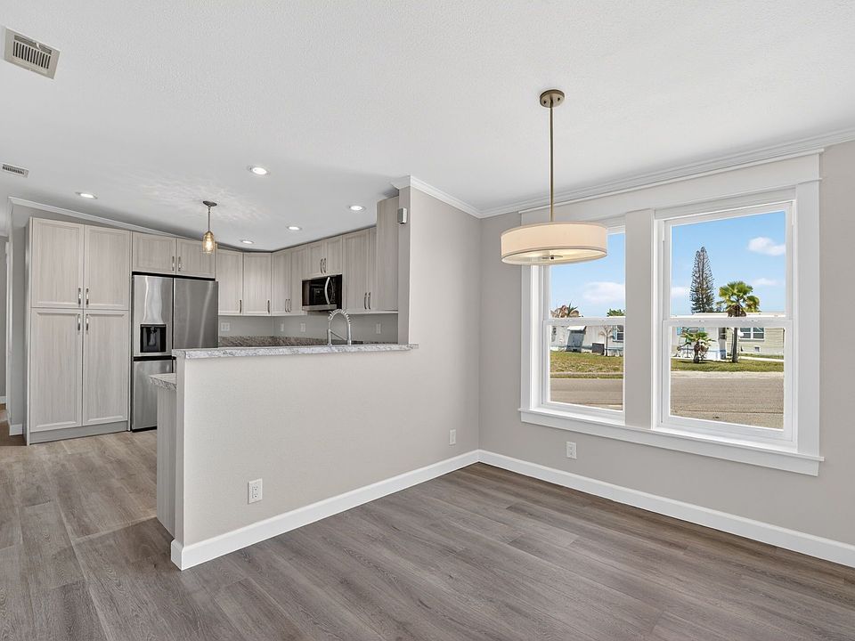 9th image of 3177 N Huntington Ave