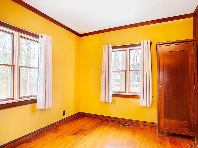 11 Locust Dr — Photo 7